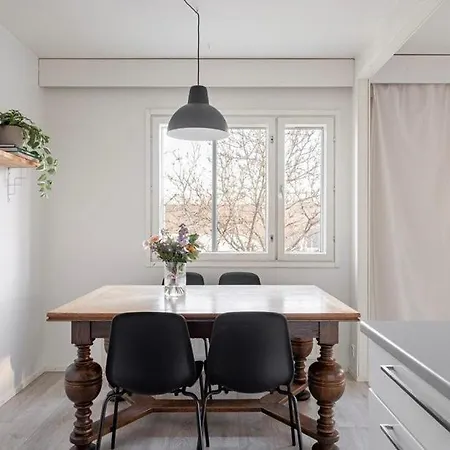 アパート Bright And Spacious Near Subway With Free Parking