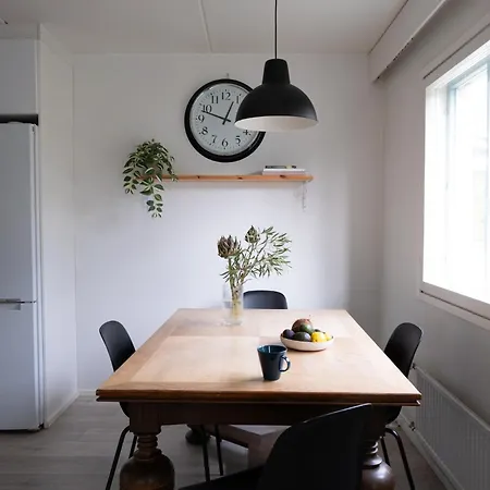 アパート Bright And Spacious Near Subway With Free Parking エスポー