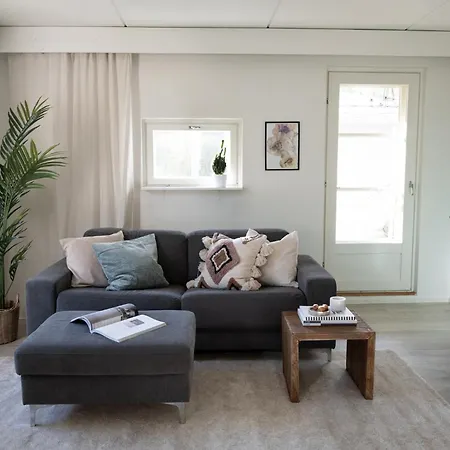 Bright And Spacious Near Subway With Free Parking * エスポー